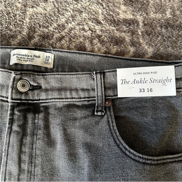 NWT Abercrombie & Fitch Ultra High Rise Ankle Straight Jeans Dark Grey 33/16 - Picture 3 of 8
